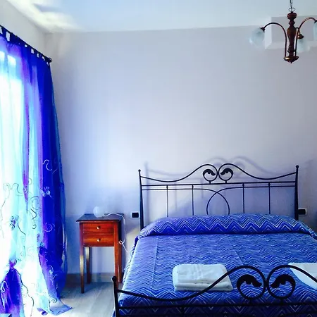Lovelucca Bed and Breakfast Λούκα